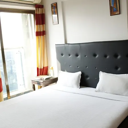 Apartment Laurent & Benon Luxury Service Apartment - Bandra