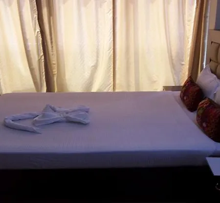 Laurent & Benon Luxury Service Apartment - Bandra Mumbai