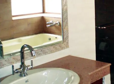 Apartment Laurent & Benon Luxury Service Apartment - Bandra Mumbai