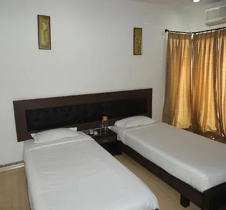 Laurent & Benon Luxury Service Apartment - Bandra