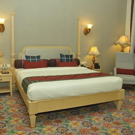 Hotel Royal Tulip Navi 5*