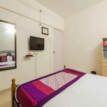 Apartment Oyo 4573 Near Bkc