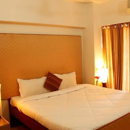 Laurent & Benon Luxury Service Apartment - Bandra *