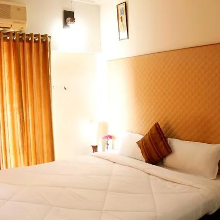 Laurent & Benon Luxury Service Apartment - Bandra
