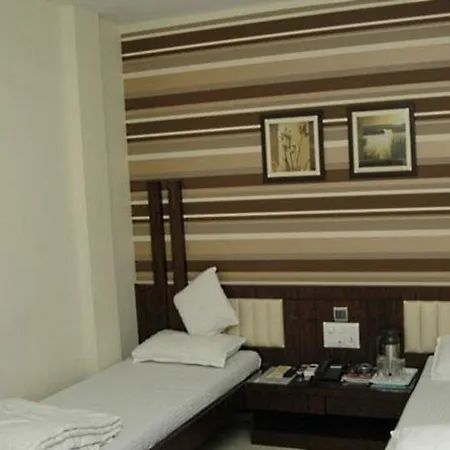 Hotel Causeway, Colaba