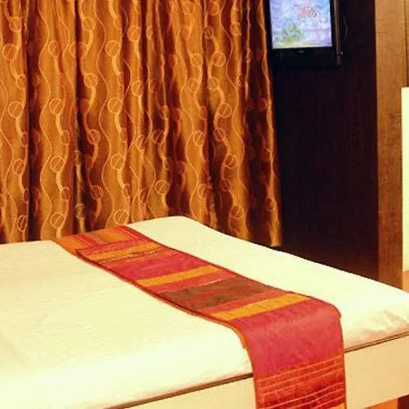 Hotel Bharat Avenue