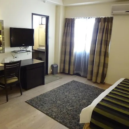Hotel Chateau Windsor - Marine Drive Mumbai