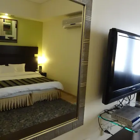 Hotel Chateau Windsor - Marine Drive 3*