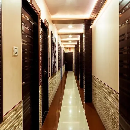 Fabhotel The Adore Palace 3*