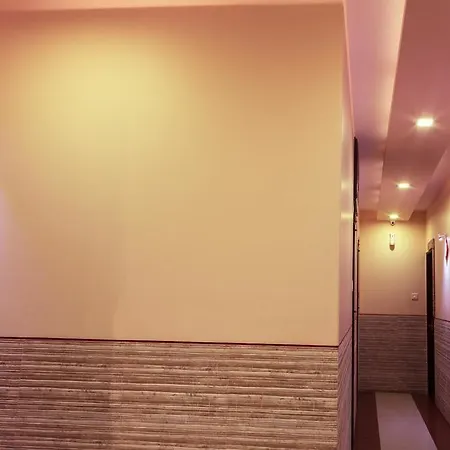 Fabhotel The Adore Palace Hotel 3*