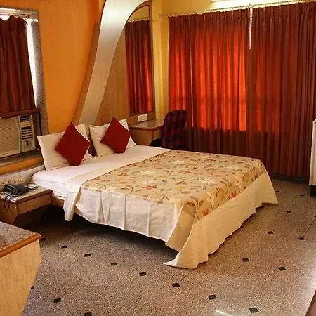 Imperial Executive Hotel 3*