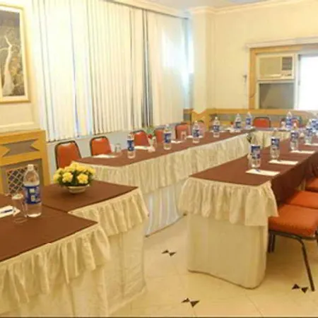 Avion Hotel 3*
