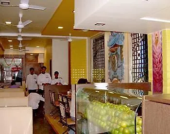 Arma Court - Near Us Embassy, Bkc Hotel