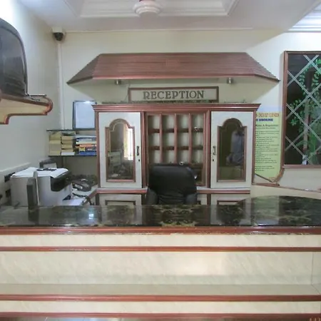 Everest Hotel