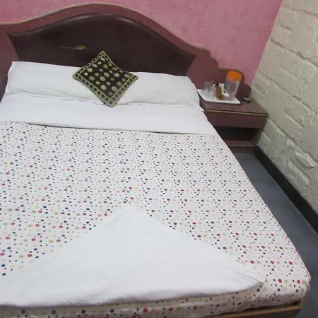 Everest Hotel Mumbai