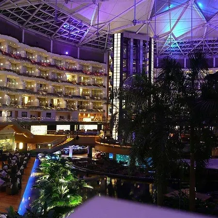 Hotel Sahara Star