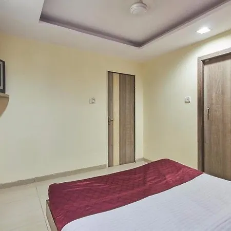 O By Oyo Ak Palace Near Chhatrapati Shivaji International Airport