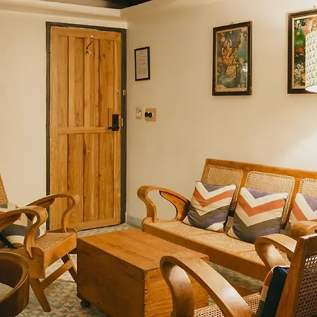 Abode Hotel 3*