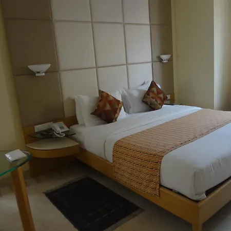Ascot Hotel 3*