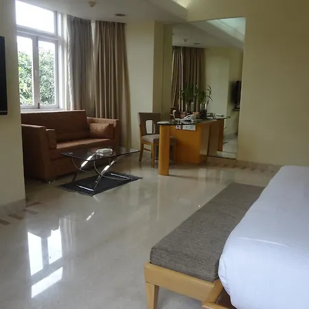 Ascot Hotel