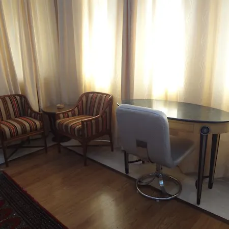 Astoria Hotel 4*