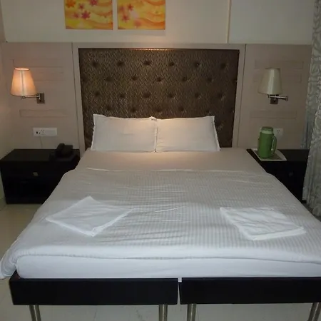 Khwaish Presidency Hotel 2*