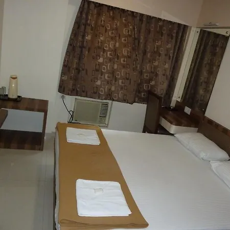 Hotel Karan Palace 3*