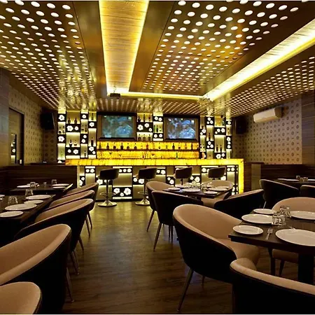 Hotel Plaza 3*