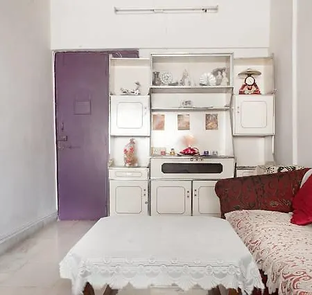 Bolllywood - Beautiful, Cosy , Safe And Secure Apartment