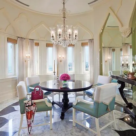 Hotel, Colaba - A Seafront 3* Mumbai