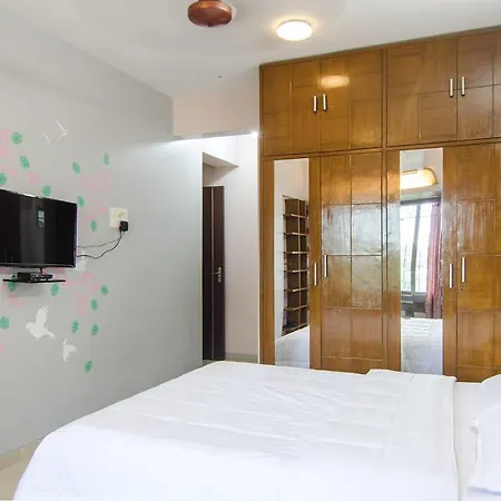 Apartment Madam Re Service - Neptune Tower - Powai