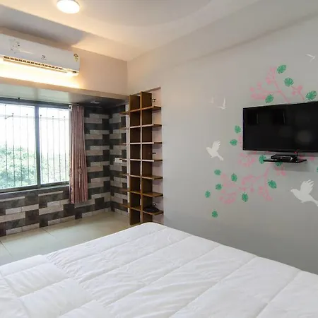 Apartment Madam Re Service - Neptune Tower - Powai *