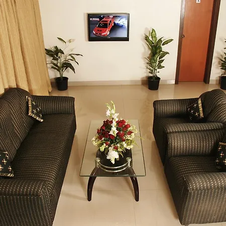 Aura Executive Homes - Juhu Apartment *