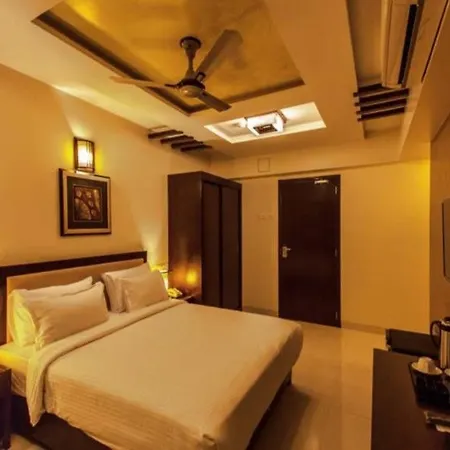 Hotel Anantha Exectuive