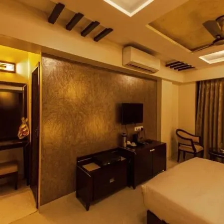 Anantha Exectuive Hotel