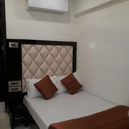 Karishma 2* Mumbai