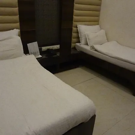 Hotel Causeway, Colaba
