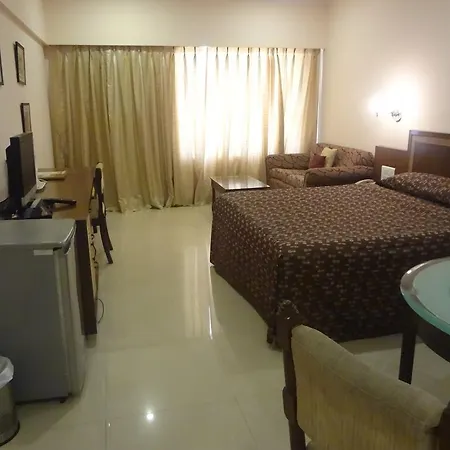 Juhu Plaza 3*