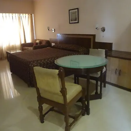 Juhu Plaza Hotel 3*