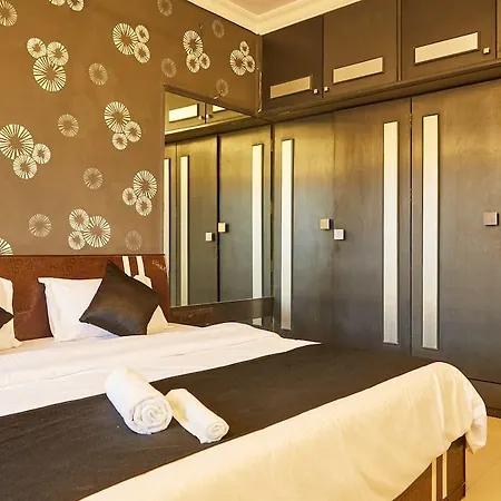 Guest house Executive Basera-Serviced Apartment