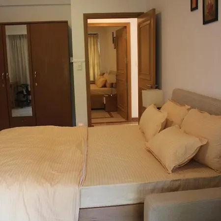 Guest house Grand Bay Bandra Premium Serviced Apartment