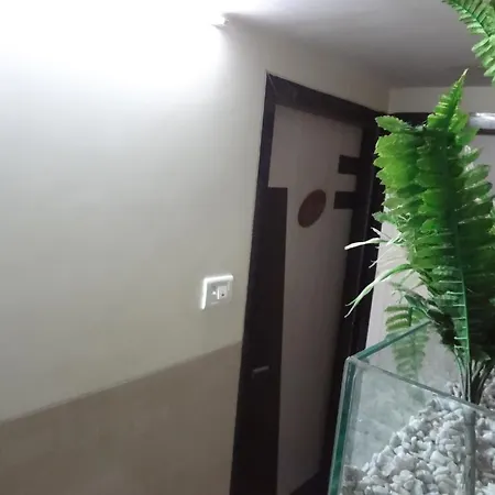 Hotel Crescent 2*