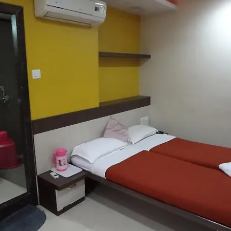 Crescent 2* Mumbai