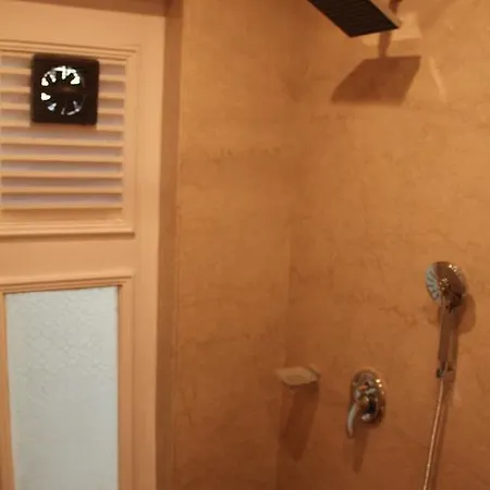 Grand Bay Bandra Premium Serviced Apartment Guest house *