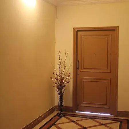 Grand Bay Bandra Premium Serviced Apartment * Mumbai
