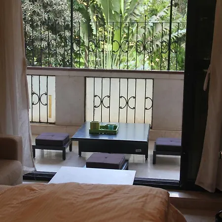 Guest house Grand Bay Bandra Premium Serviced Apartment