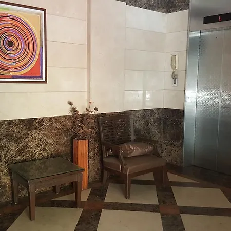 Grand Bay Bandra Premium Serviced Apartment * Mumbai
