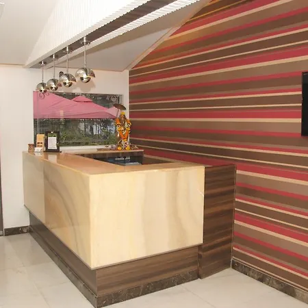 Apartment Midland