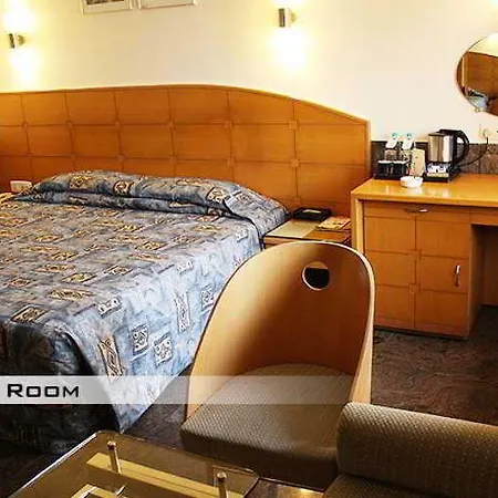 Ramee Guestline Khar 3*