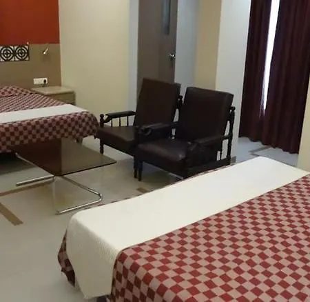 Unicontinental Hotel 2*